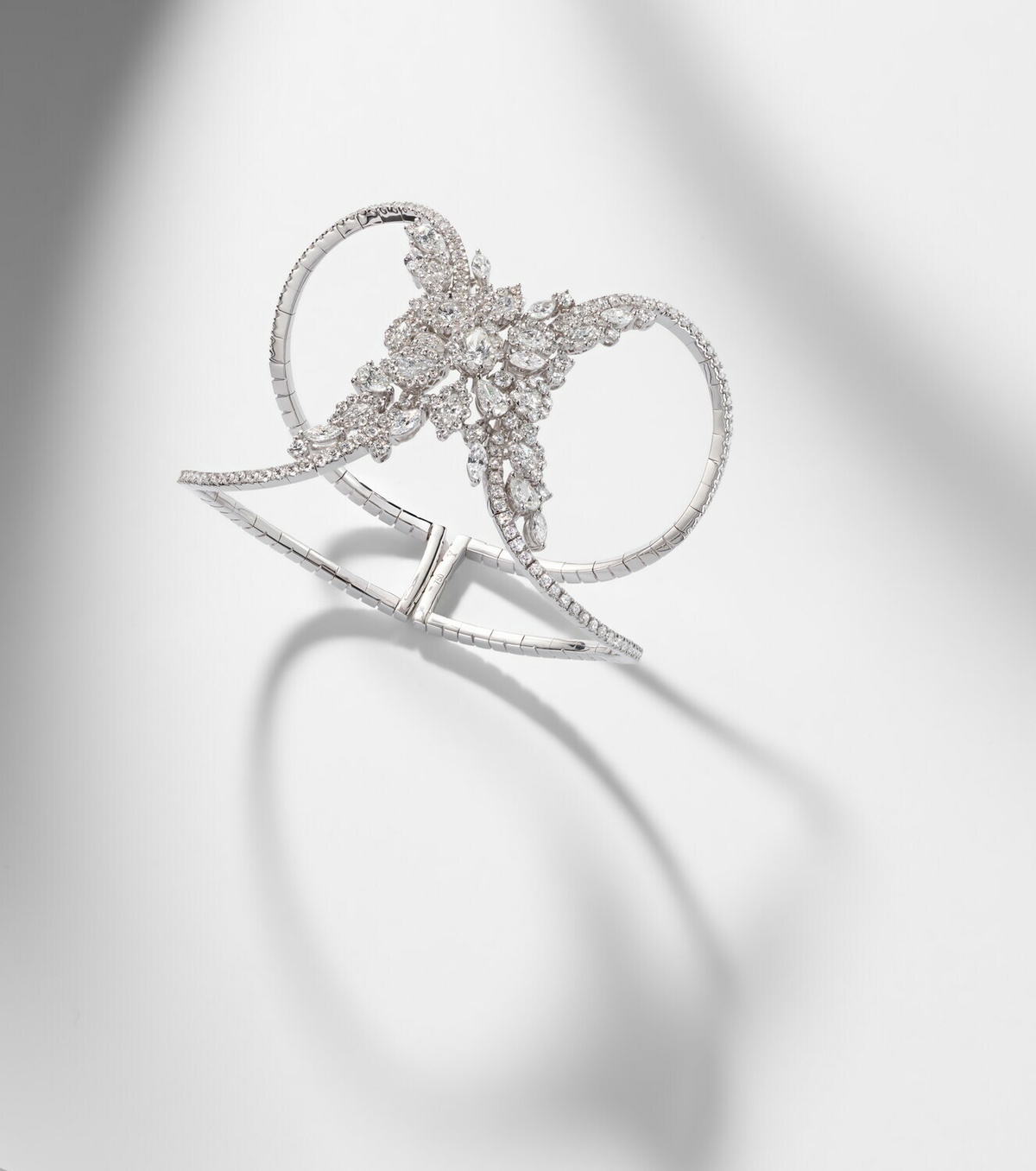 Yeprem 18kt white gold (750/1000) bracelet with diamonds