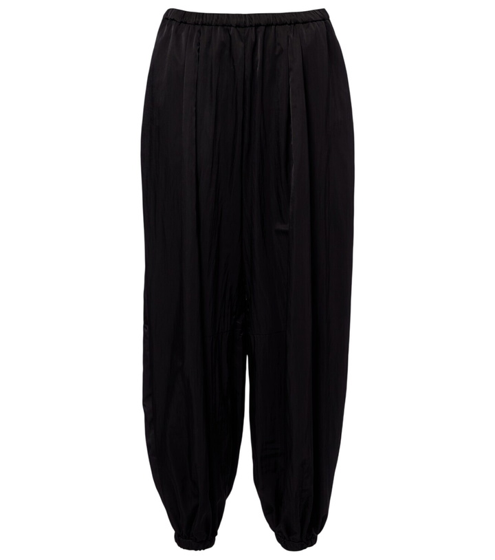 Photo: Norba Pleated balloon pants