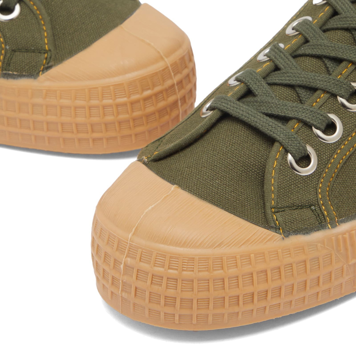Novesta Men's Star Master Contrast Stitch in Kafr