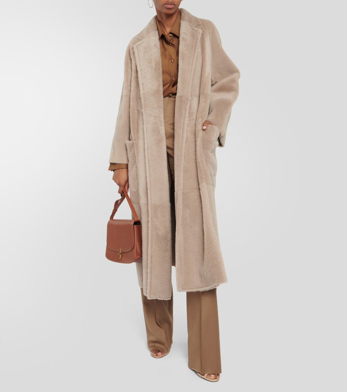 コート Max Mara Caramel Shearling Effige Sleeveless Coat 20240807_3_DESIGNER_JACKETOTHE