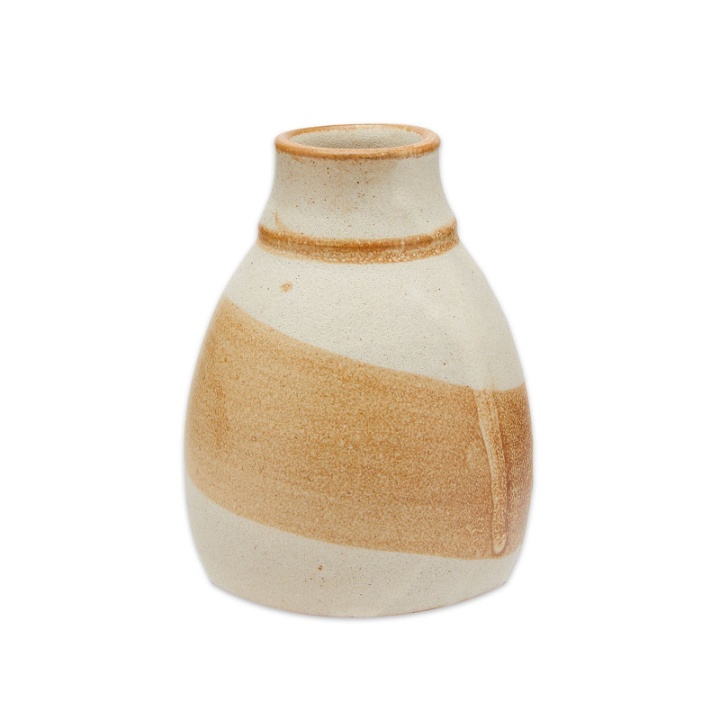 Photo: Sam Marks Ceramics Bud Vase in Earth