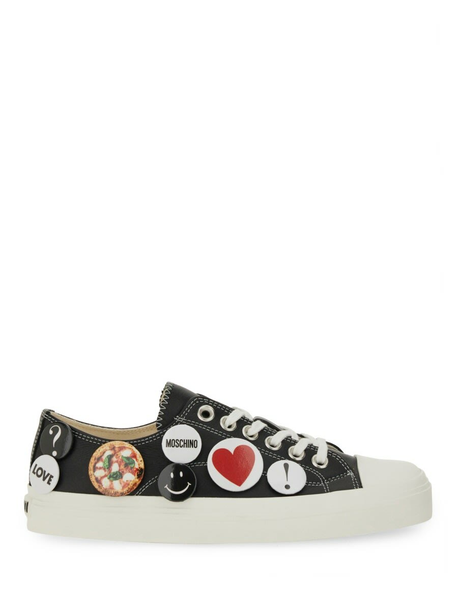 【関税込み】Moschino ホワイト Moschino's スニーカー MOSCHINO leather sneakers with rubber logo detail. White
