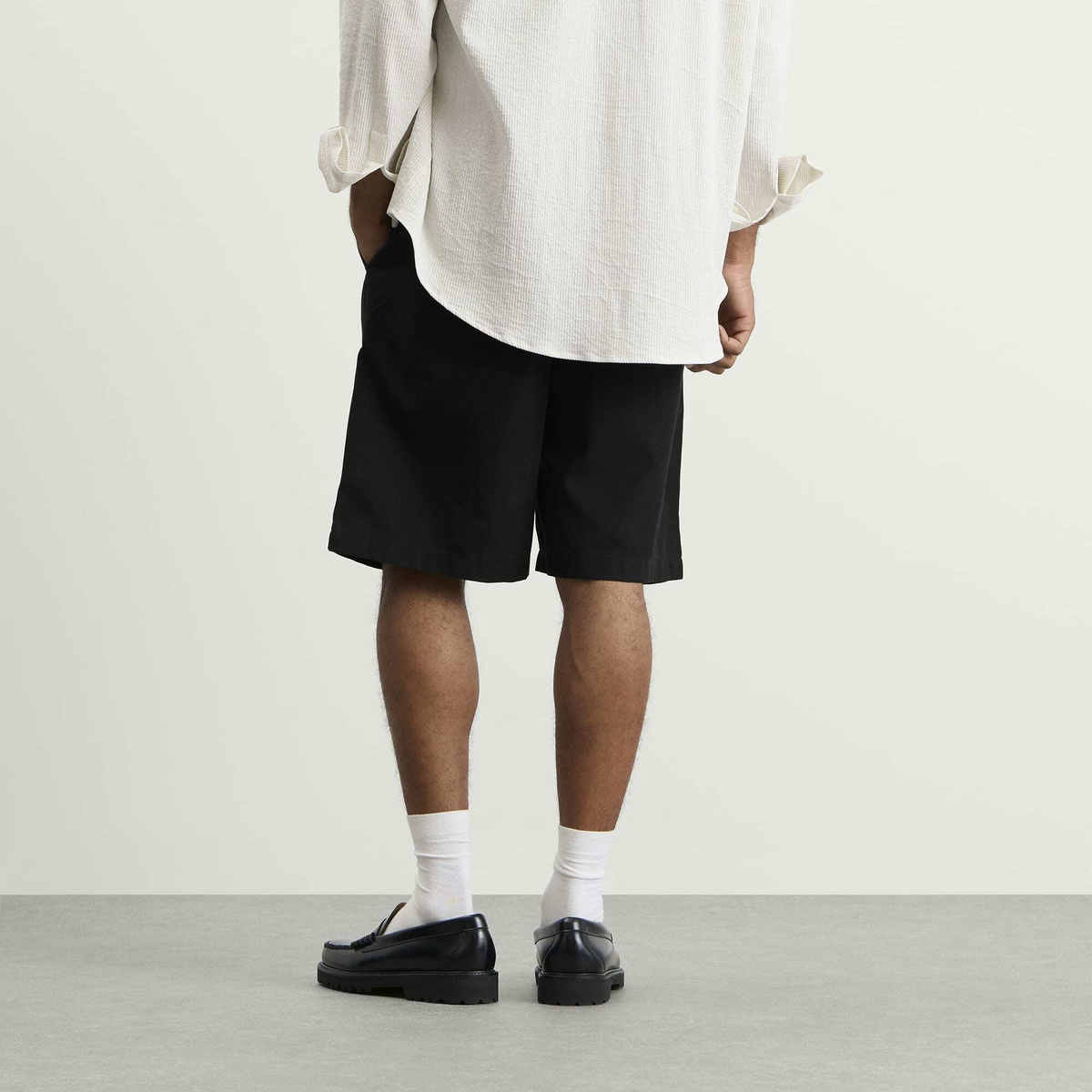 Bound Men's Wide Pleated Cotton Short in Black