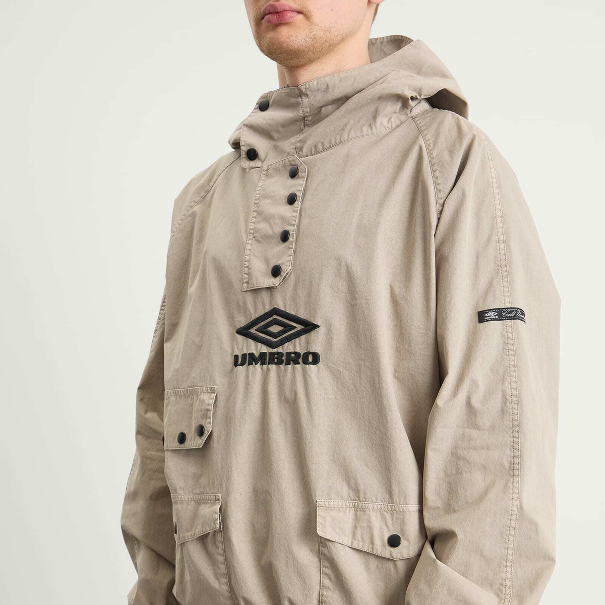 Umbro by Slam Jam Men's Faded Smock Anorak in Greige