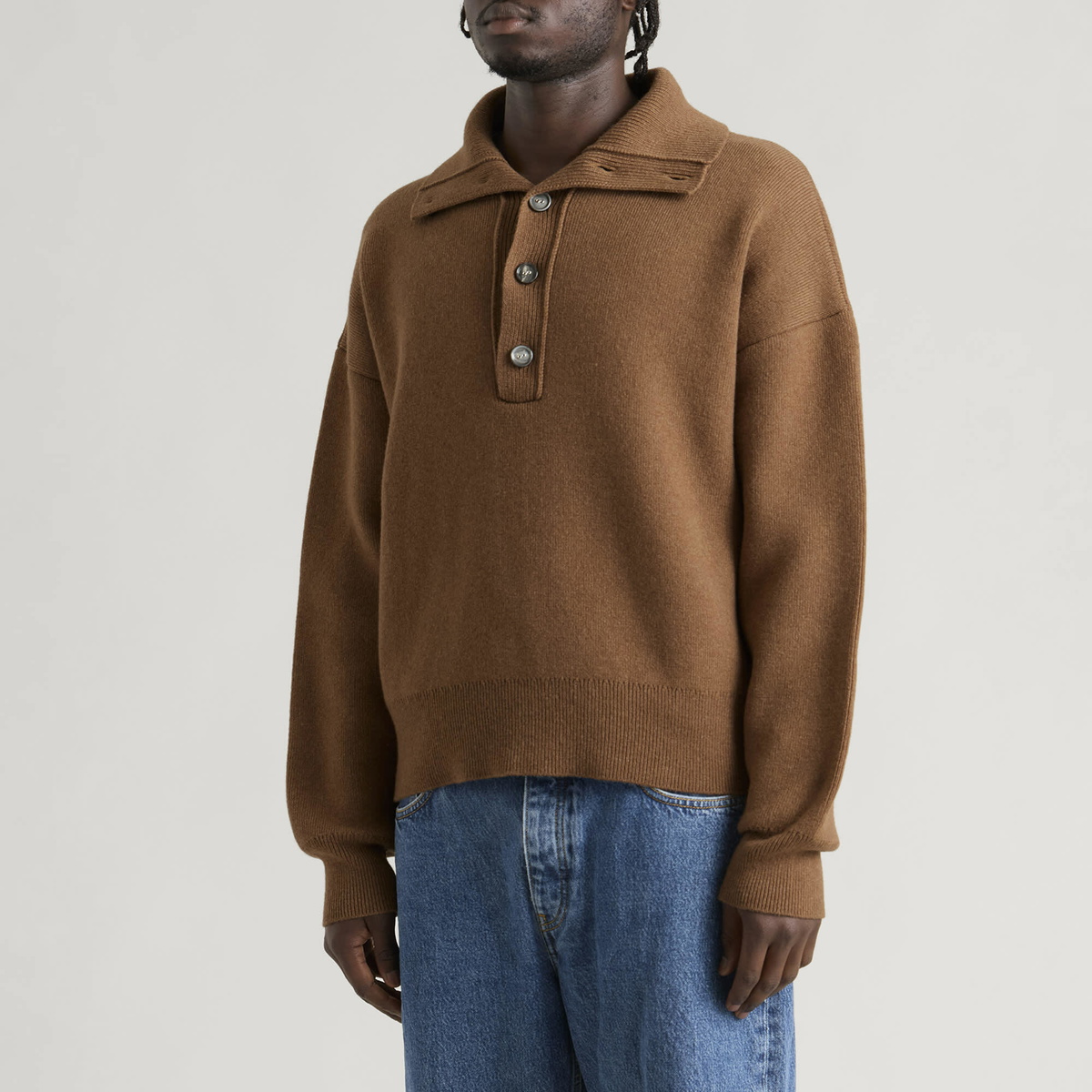 AMI Paris Men's Compact Wool Buttoned Collar Jumper in Camel