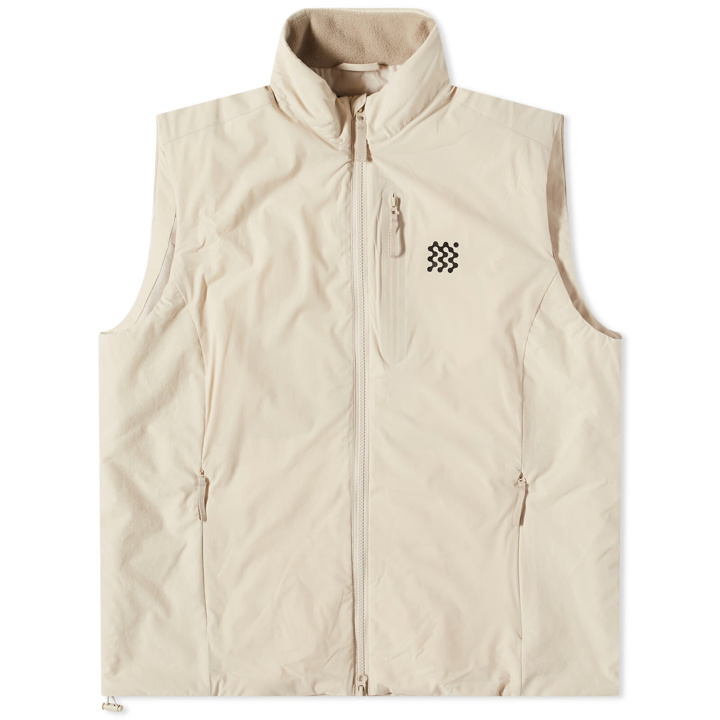 Photo: Manors Golf Men's Gilet in Ivory