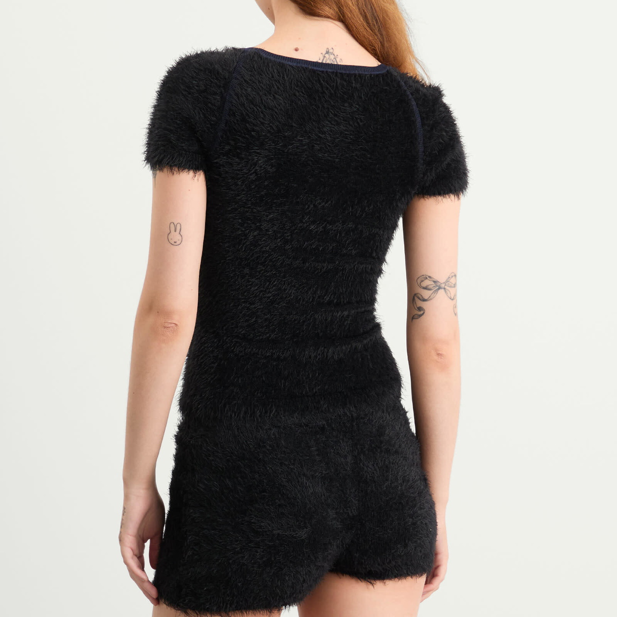 Peachy Den Women's The Chloe Knit T-Shirt in Onyx