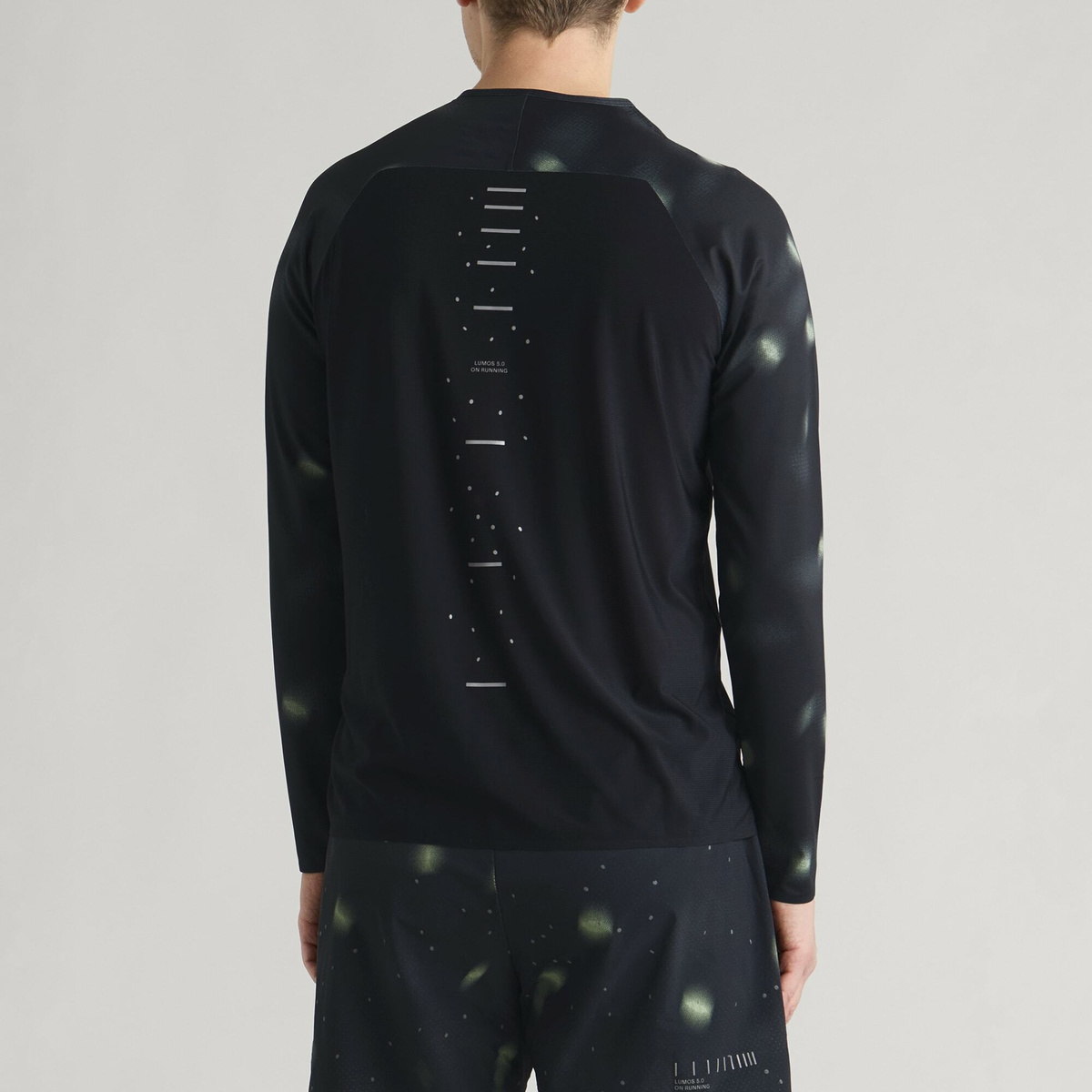 ON Men's Performance Lg-T Lumos in Black