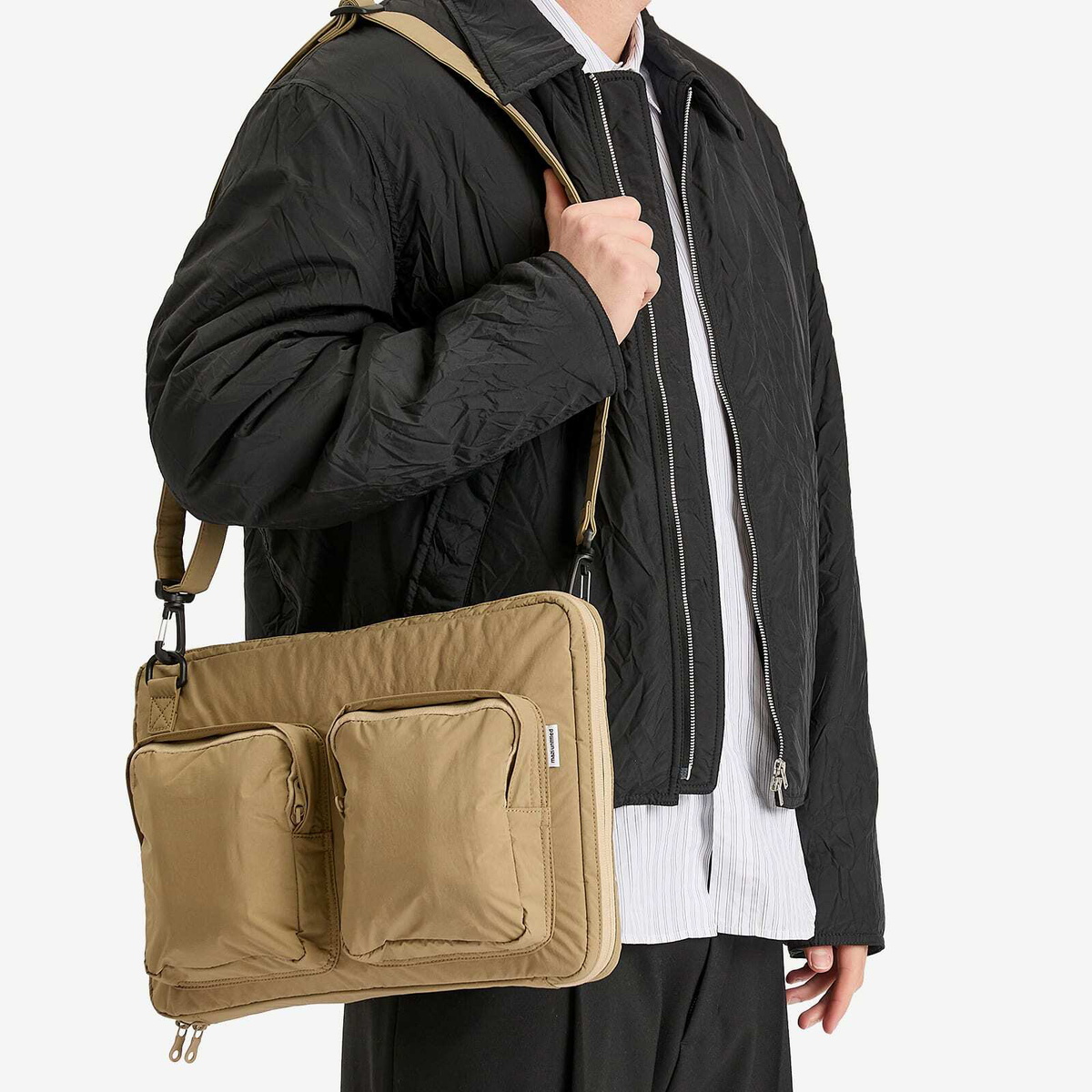 Mazi Untitled AM Case 02 in Beige 
