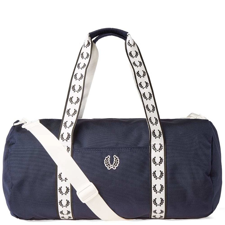 Photo: Fred Perry Track Barrel Bag Blue