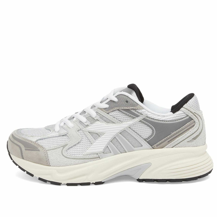 Photo: Diadora Mythos Star Sneaker in Grey Alaska