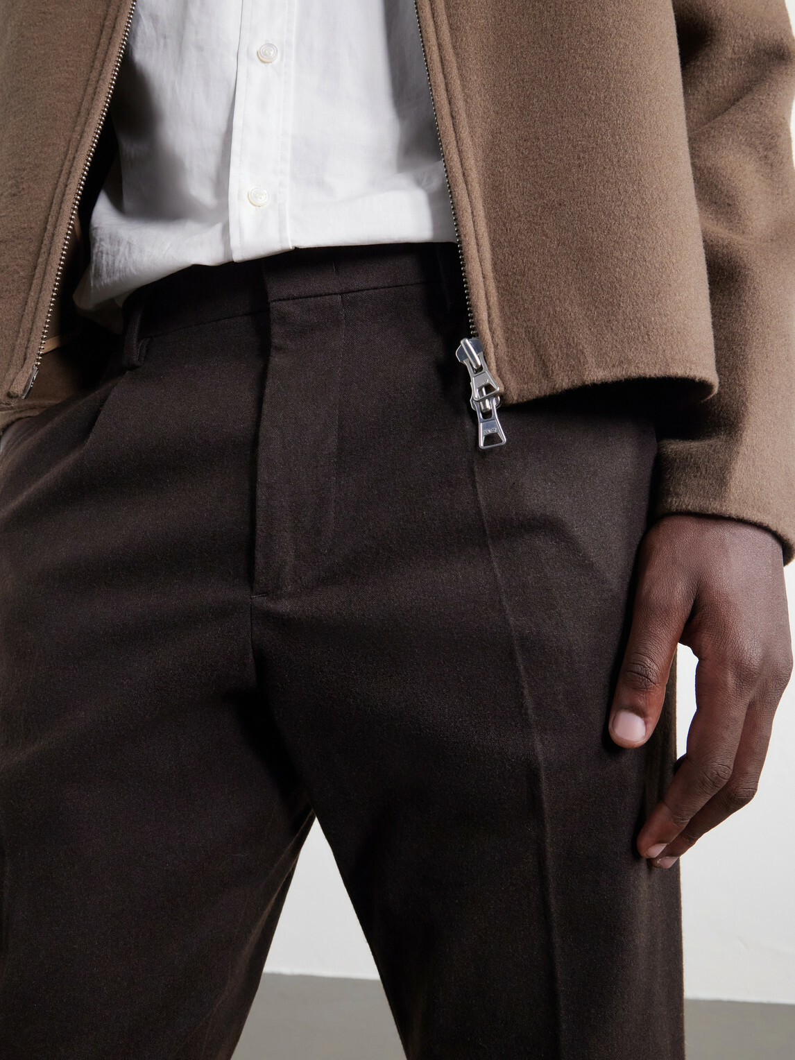 NN07 - Bill 1067 Tapered Pleated Brushed Twill Chinos - Brown