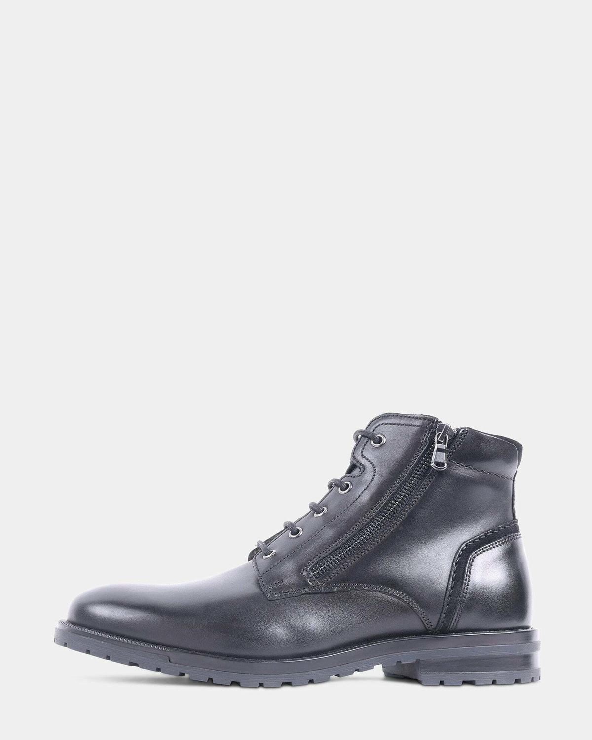Steve Madden Moris Boots in Black