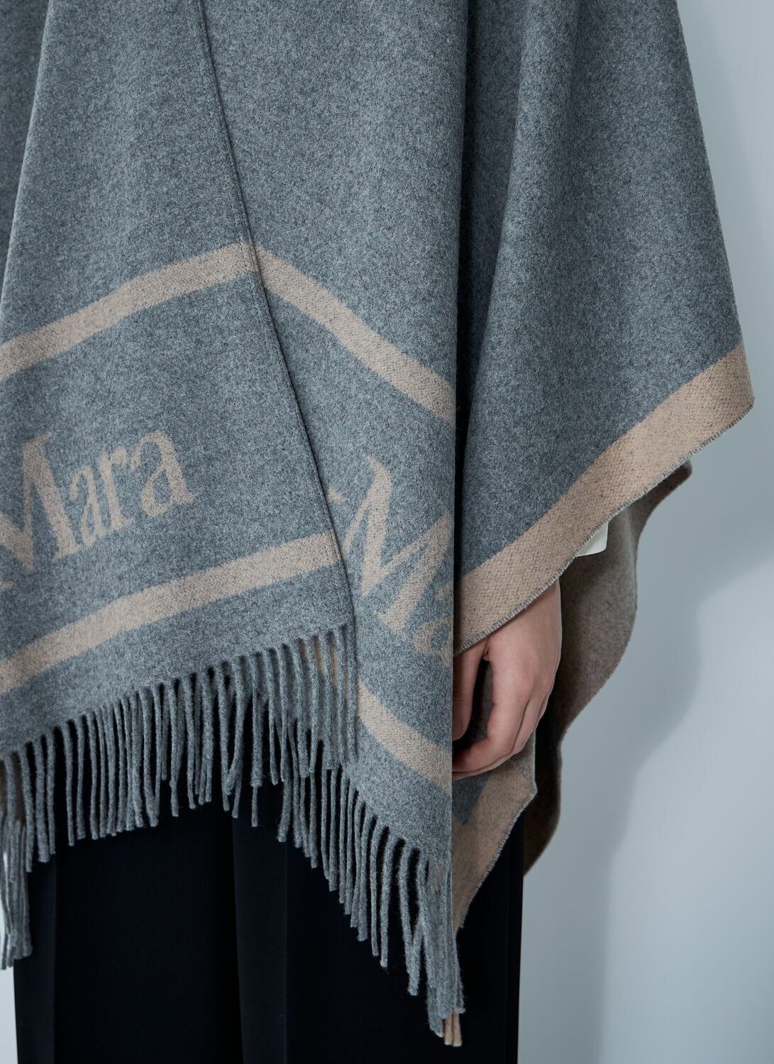 Max Mara Hilde Logo Motif Scarf