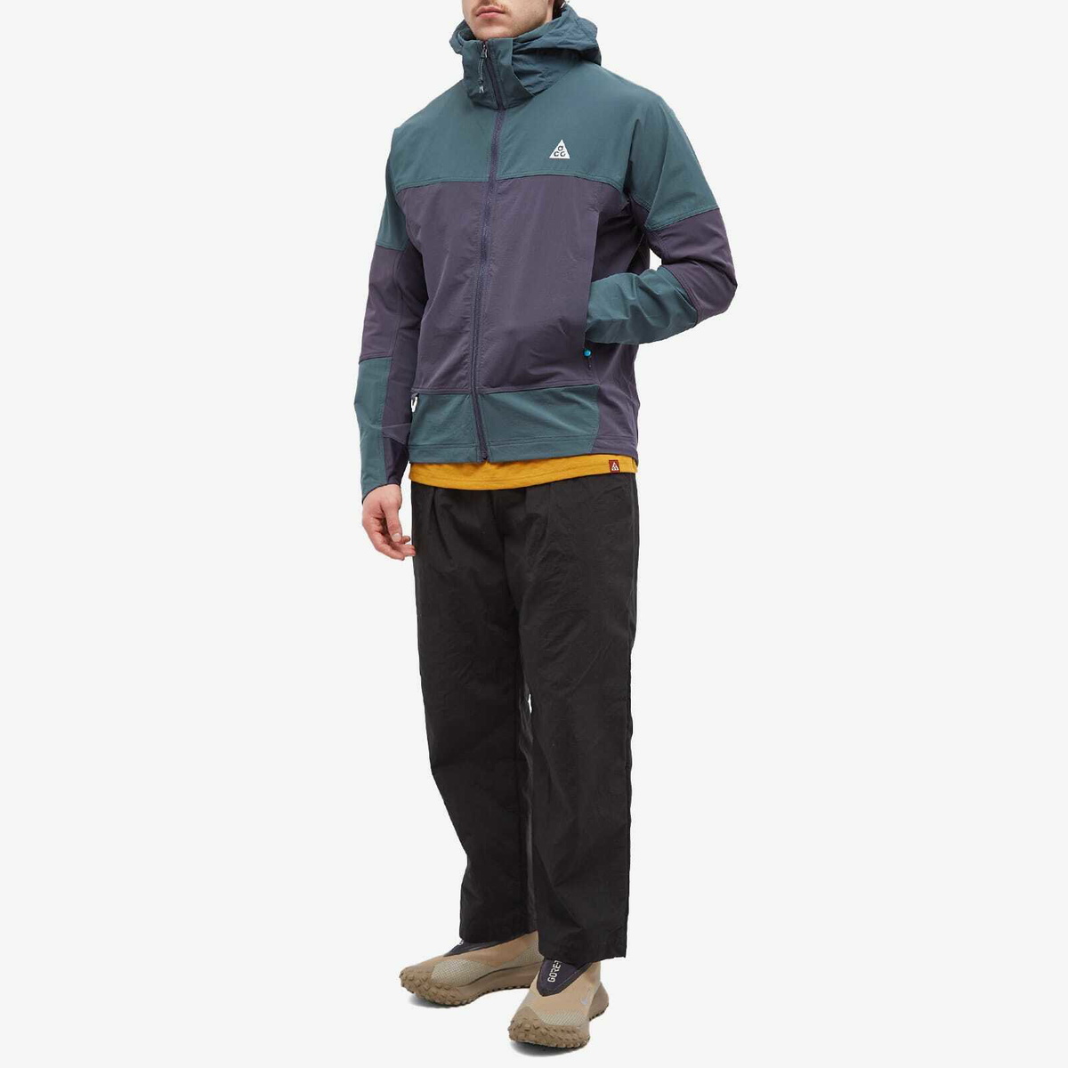 Nike Men's ACG Sun Farer Jacket in Faded Spruce/Gridiron Nike