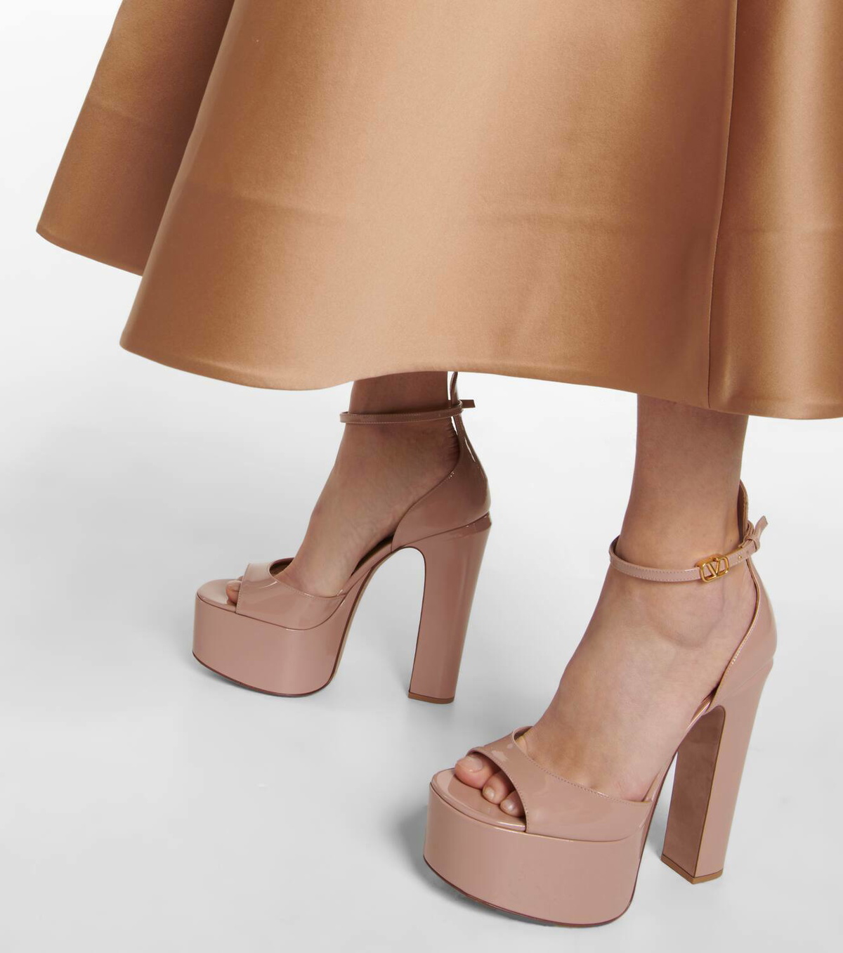 VALENTINO GARAVANI☆Tan-Go 155 leather ヒールパンプス Tan-Go 155 leather platform pumps in black - Valentino