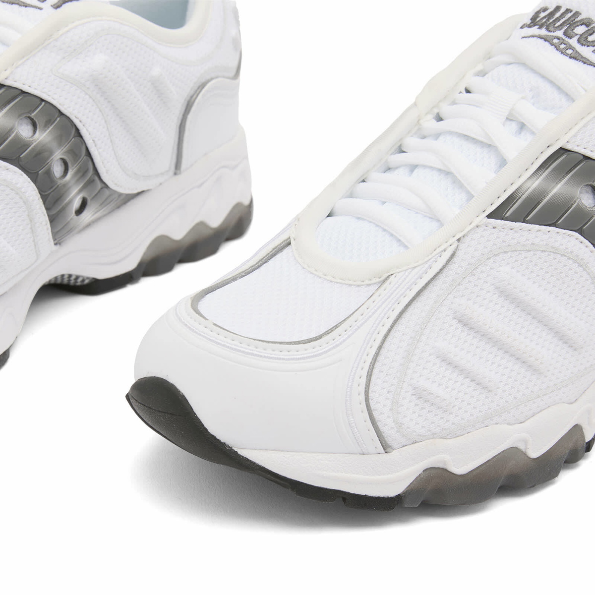 Saucony Men's Matrix Sneakers in White/Metallic Saucony
