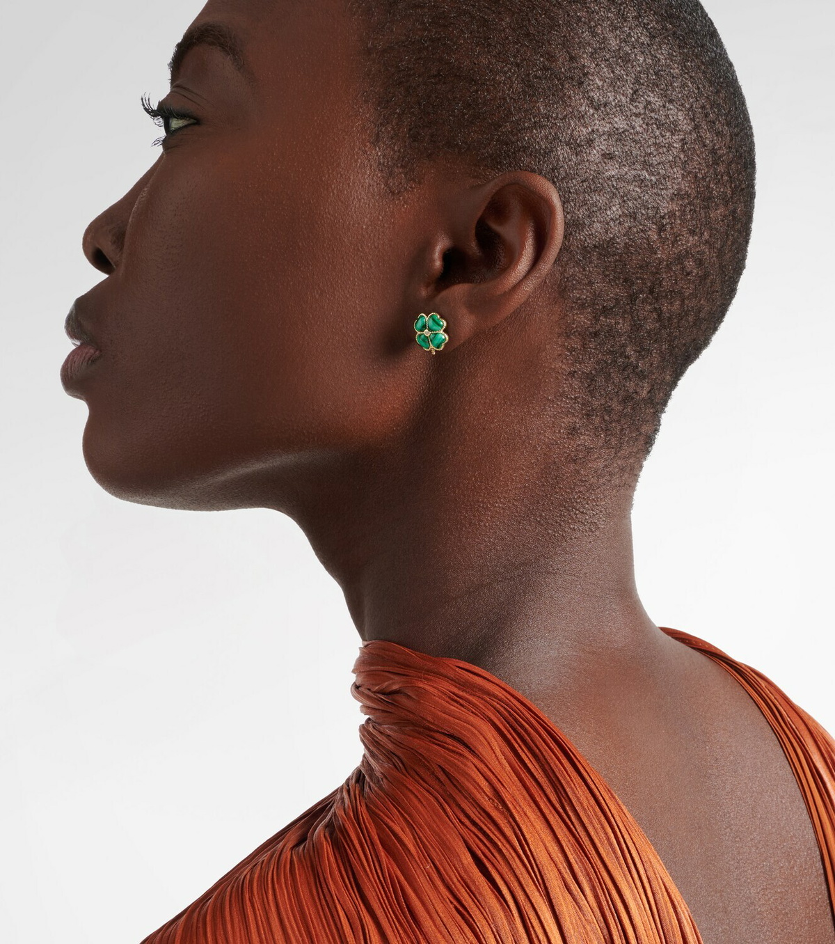 Yvonne Léon Puces Dôme Trèfle 9kt gold earrings with malachite and diamonds