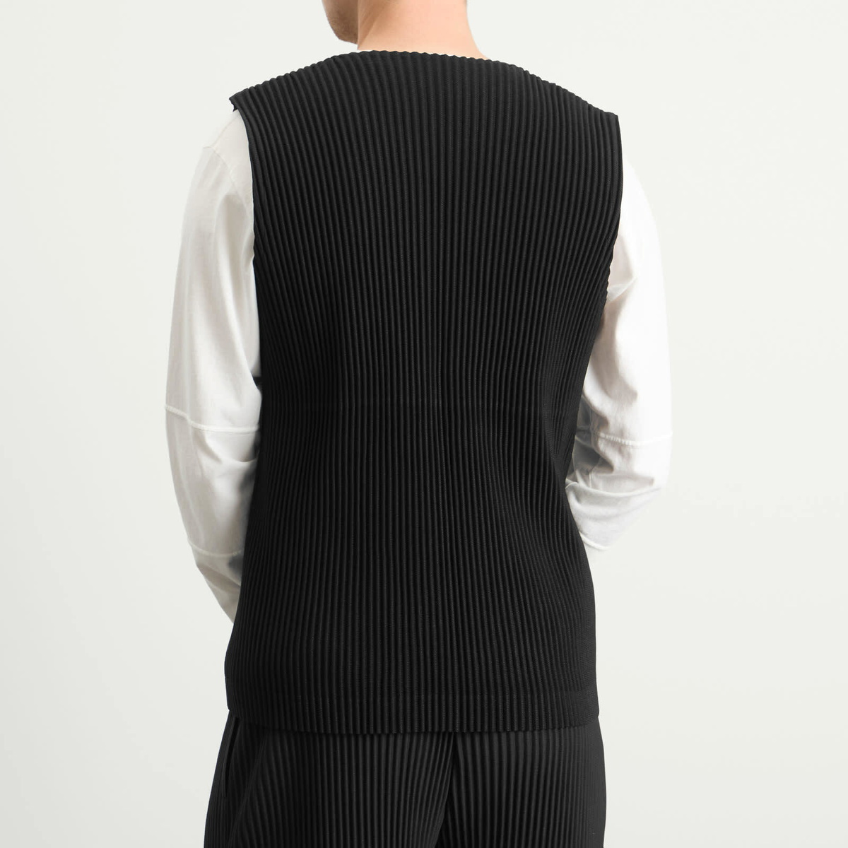 Homme Plissé Issey Miyake Men's Homme Plisse Issey Miyake Kersey Pleats Vest in Black