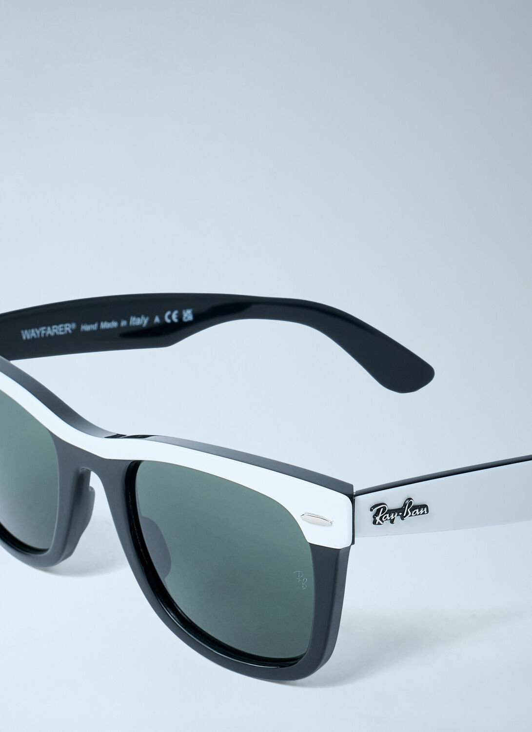 Ray-Ban Wayfarer Sunglasses