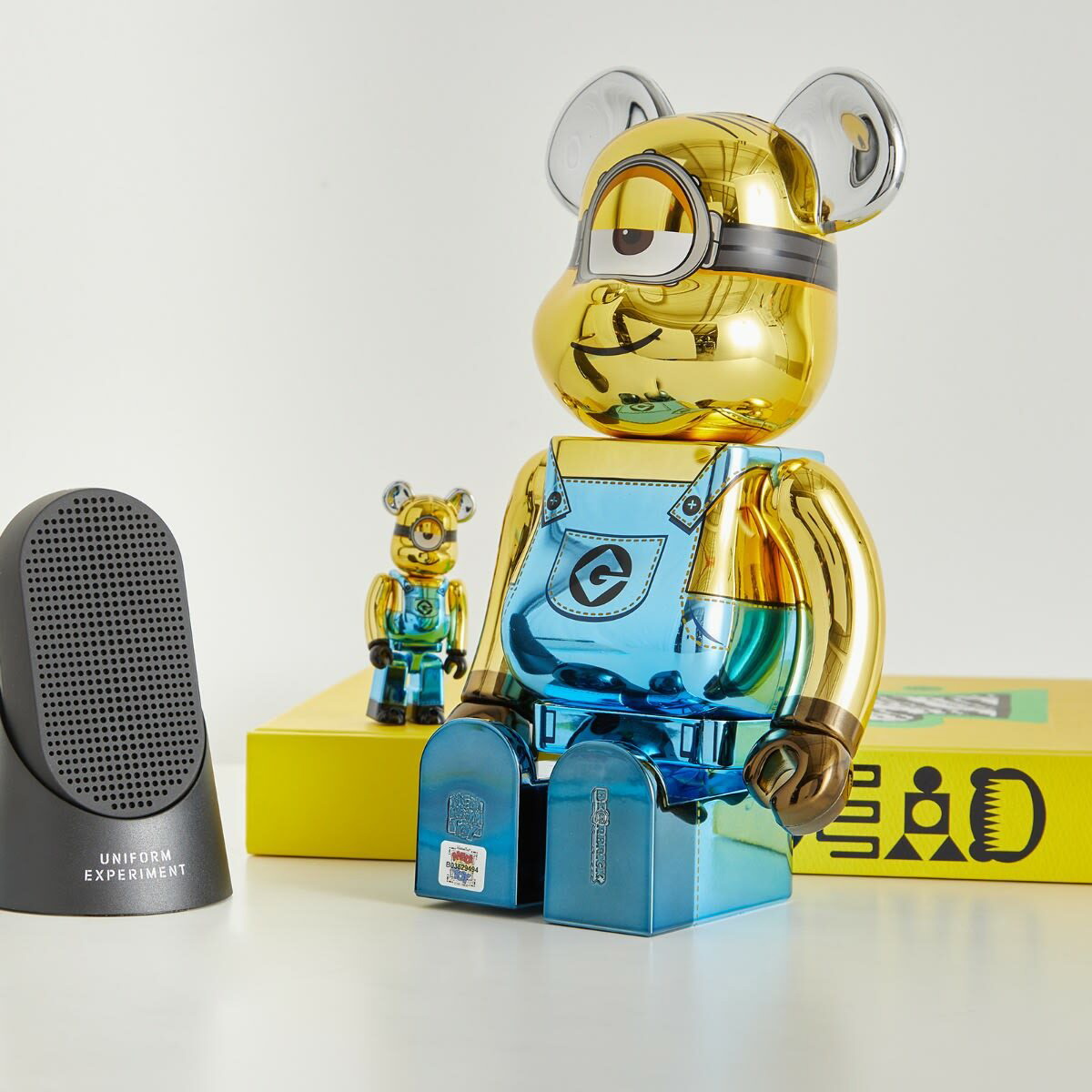 Medicom Stuart Chrome Version Be@rbrick 100% & 400% in Gold Medicom