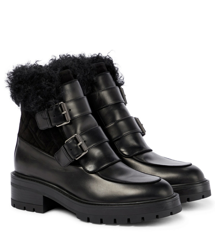 Photo: Aquazzura Ryan shearling-lined leather ankle boots