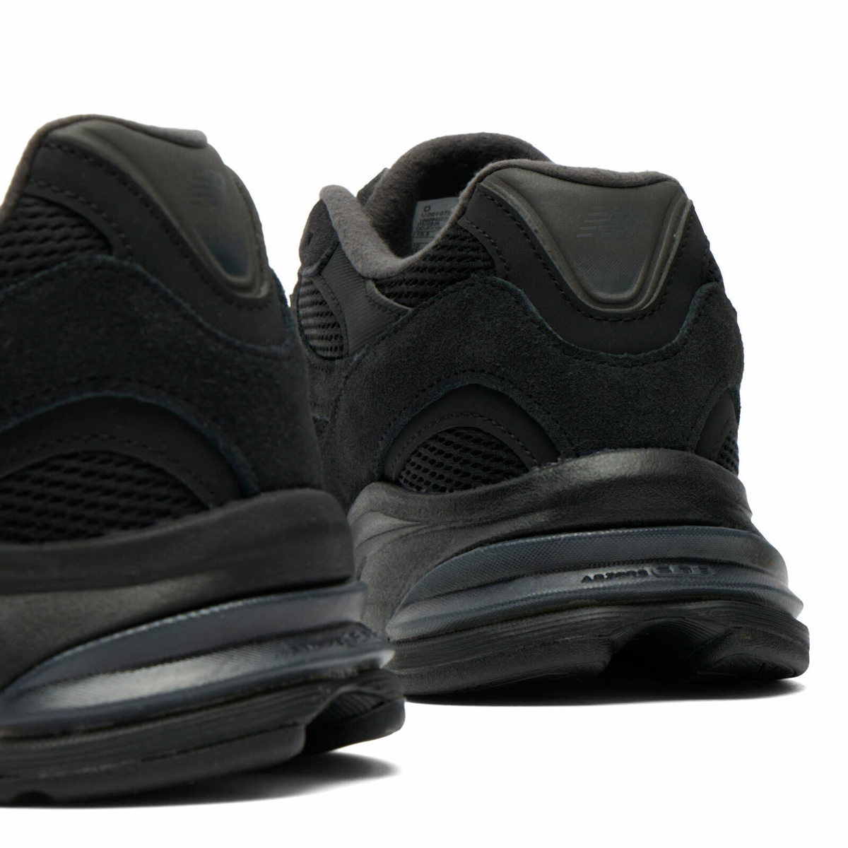 New Balance 2010 Sneaker in Black/Black