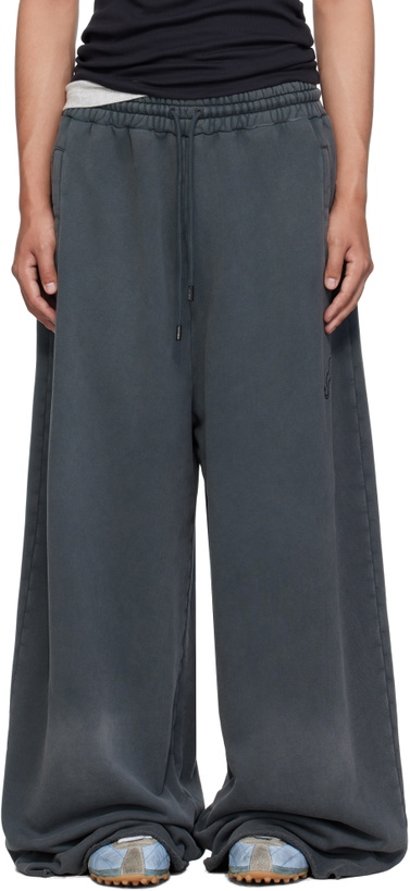 Photo: LU'U DAN Gray Raw-Cut Bontan Sweatpants