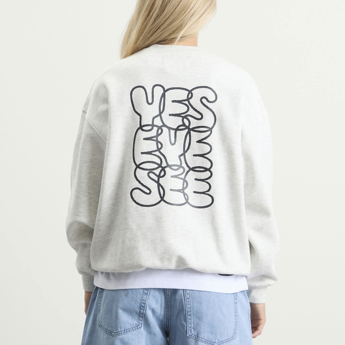 YESEYESEE Women's C-Logo Sweatshirt in Light Grey
