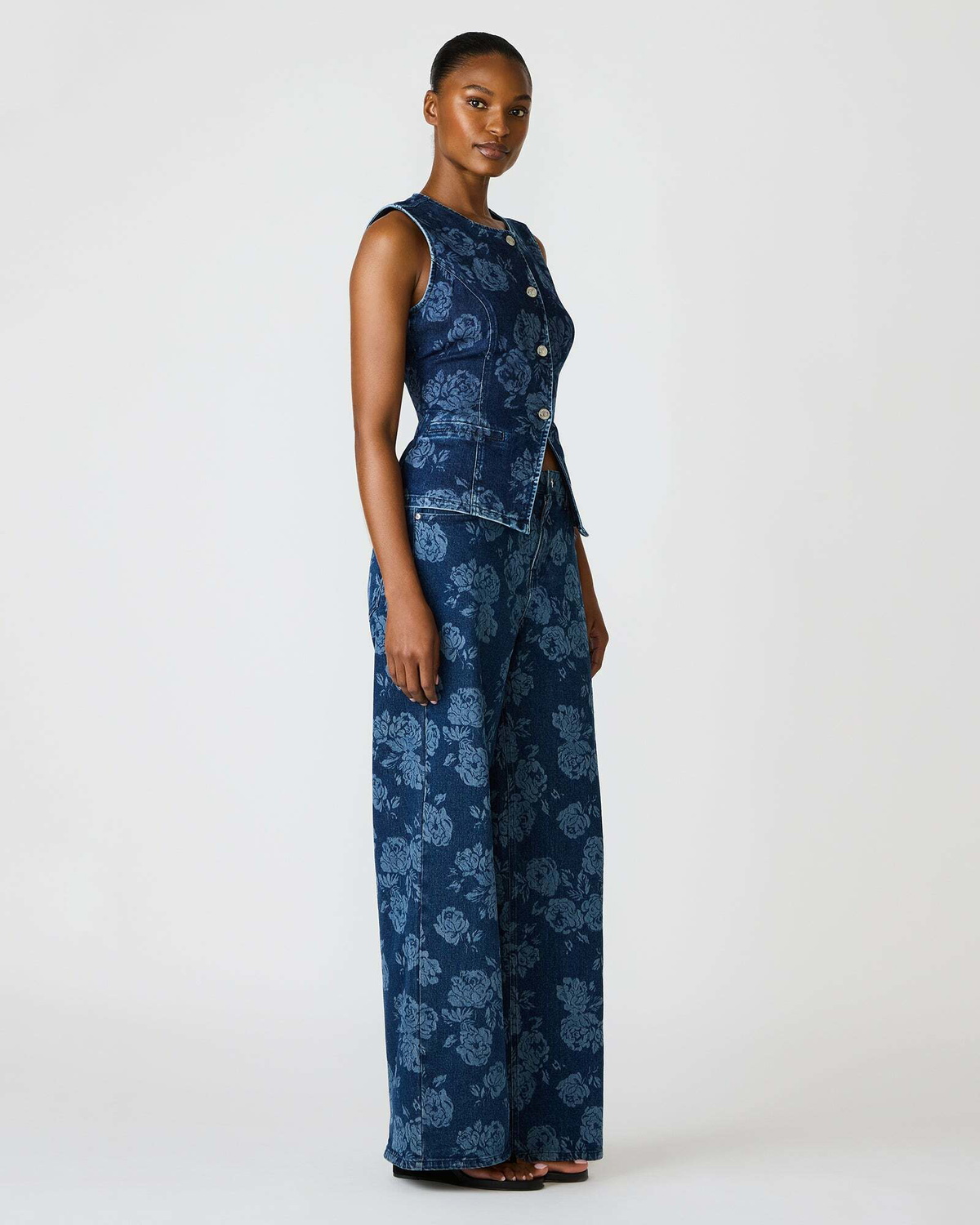 Steve Madden Welsey Top Vests in Indigo