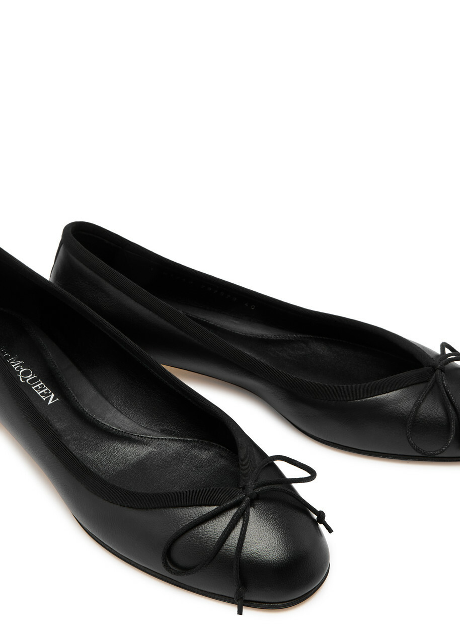 【関税込み】alexander mcqueen 'Armadillo' pumps Alexander McQueen Armadillo ankle strap pumps for Women