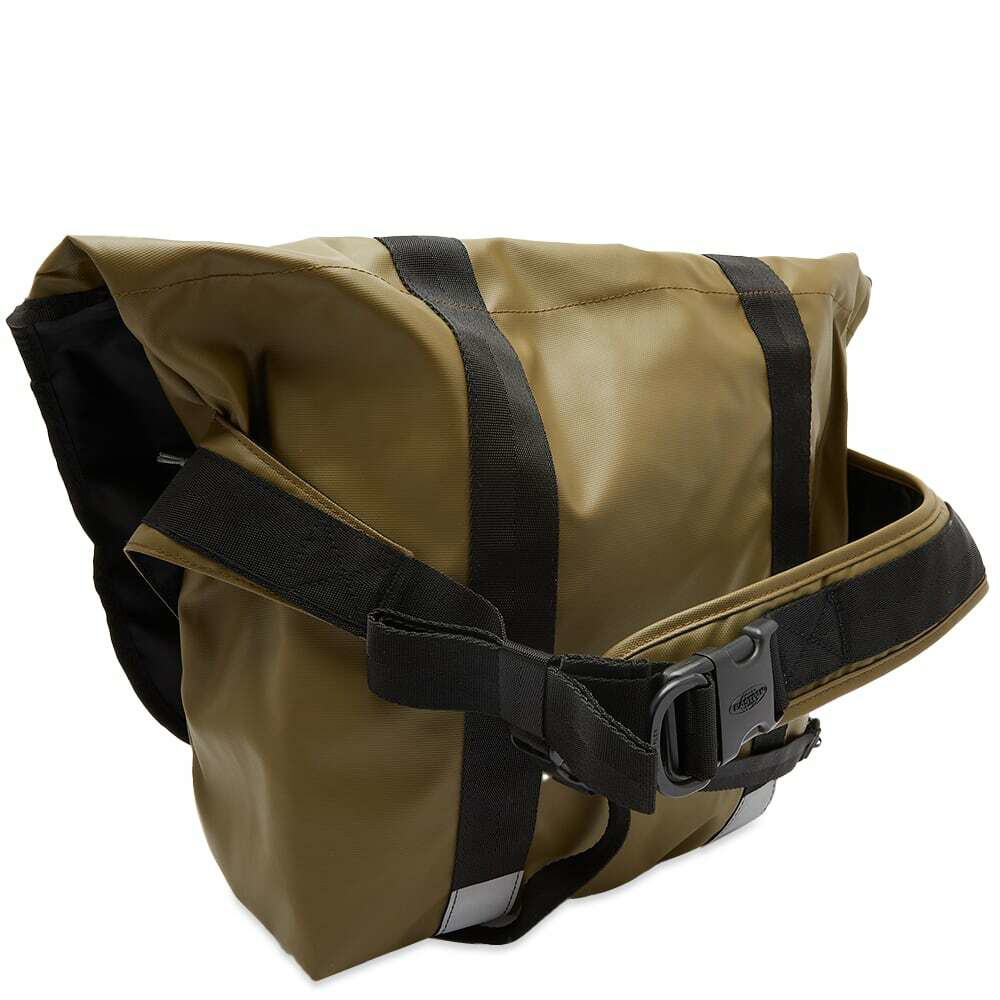 Eastpak Messer Bike Messenger Bag in Tarp Army Eastpak