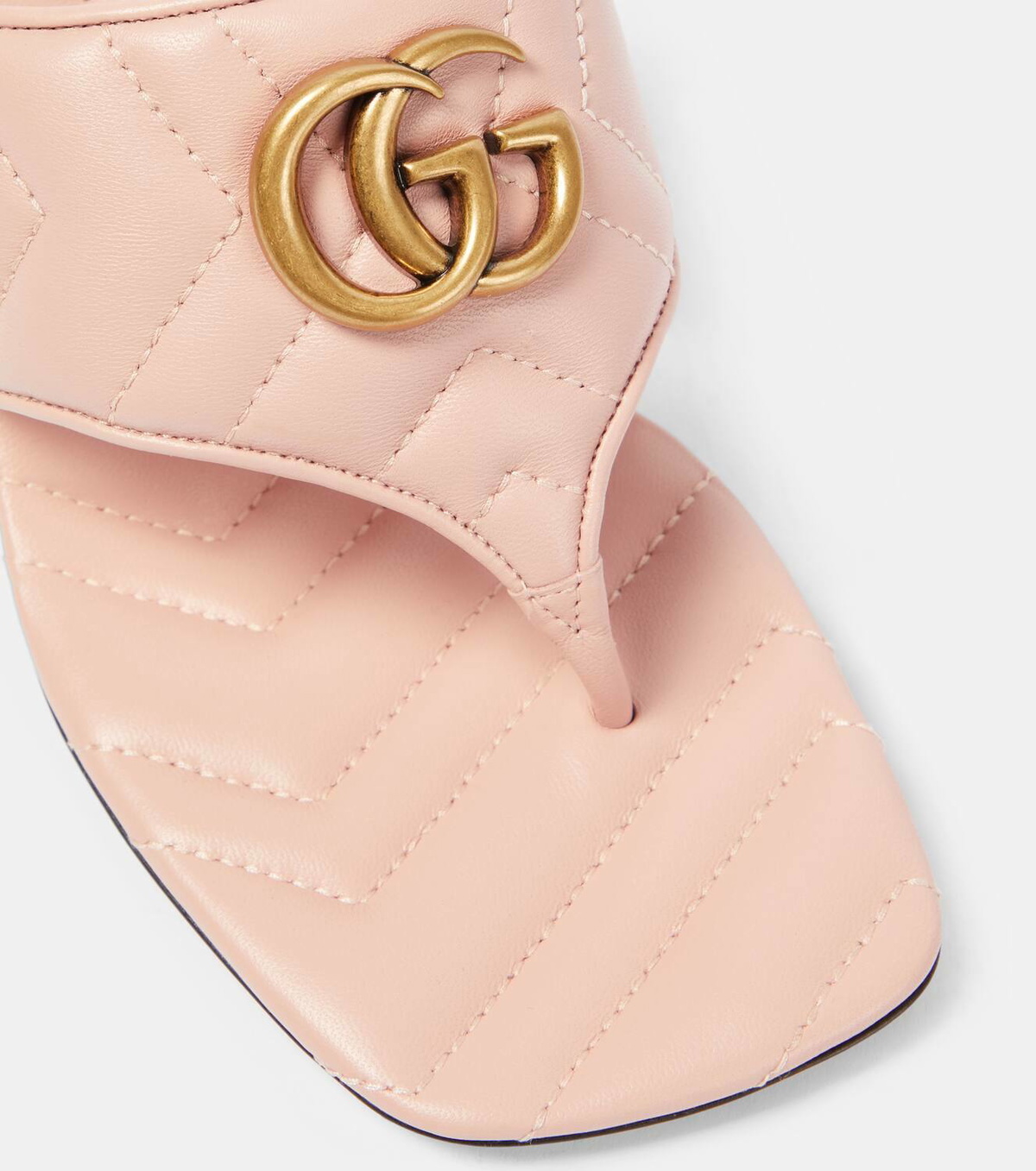 Gucci light store pink leather thong sandal