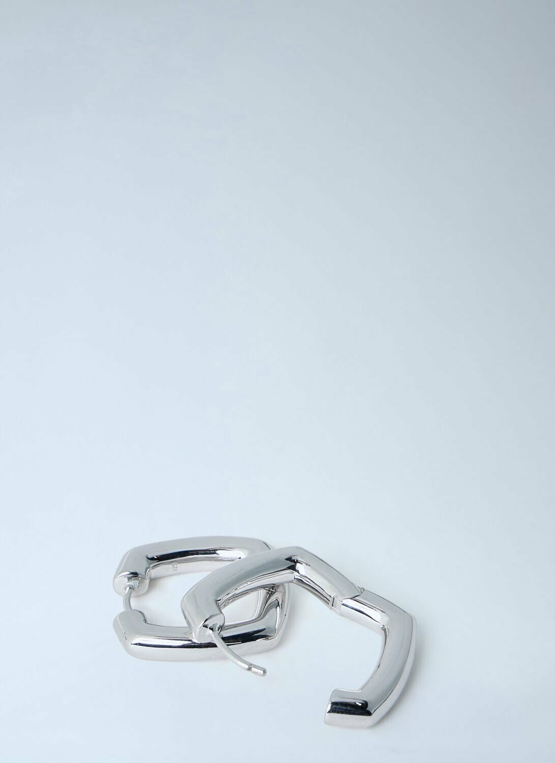Tom Wood Medium Frame Hoop Earrings