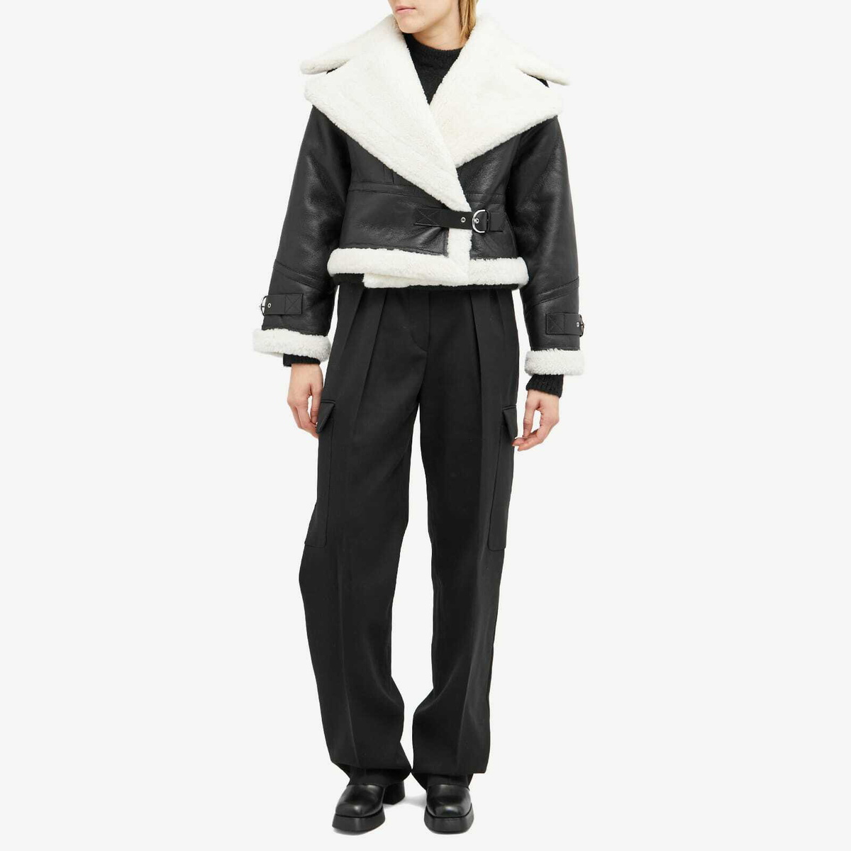 Shoreditch Ski Club Women's Daia Shearling Jacket in Black/White