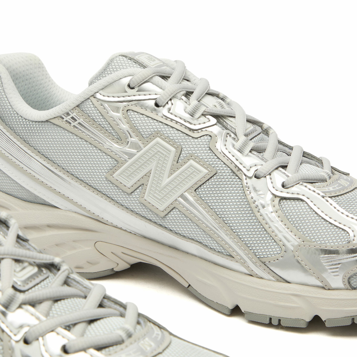 New Balance 740 Sneaker in Metallic Silver/Metallic Silver
