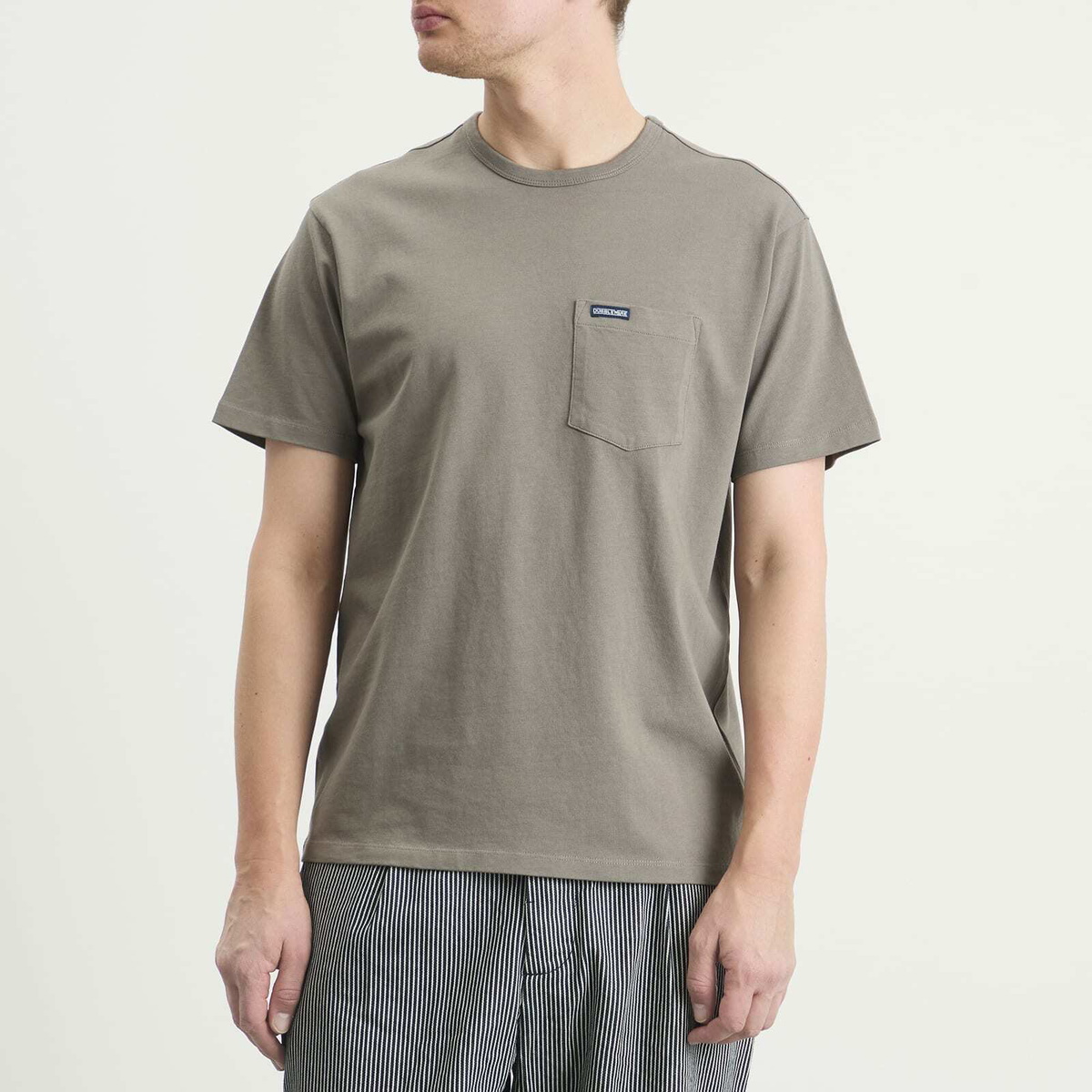 Dubbleware Men's Pocket Label T-Shirt in Soft Grey