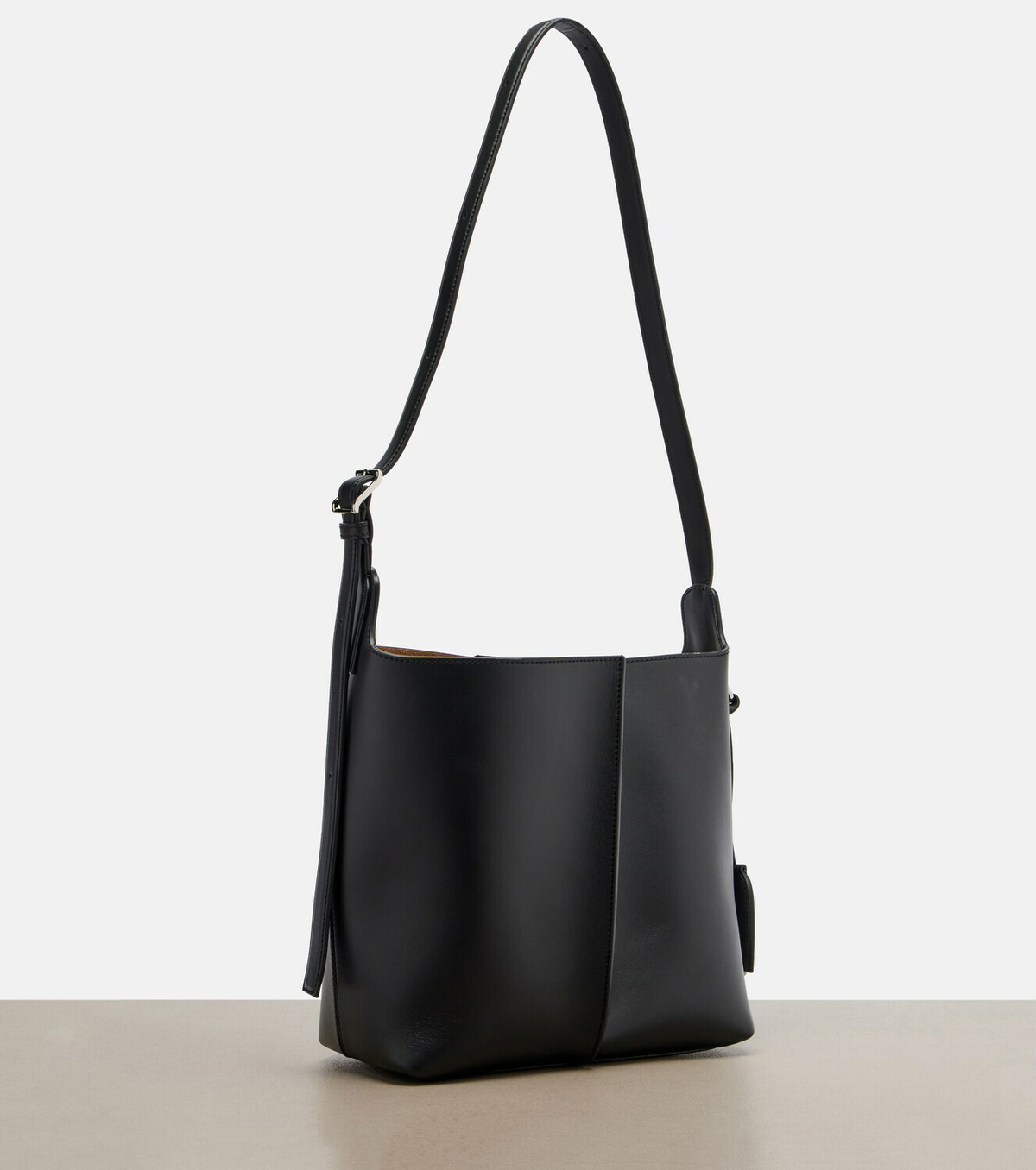 Loewe Bilbao Medium leather tote bag