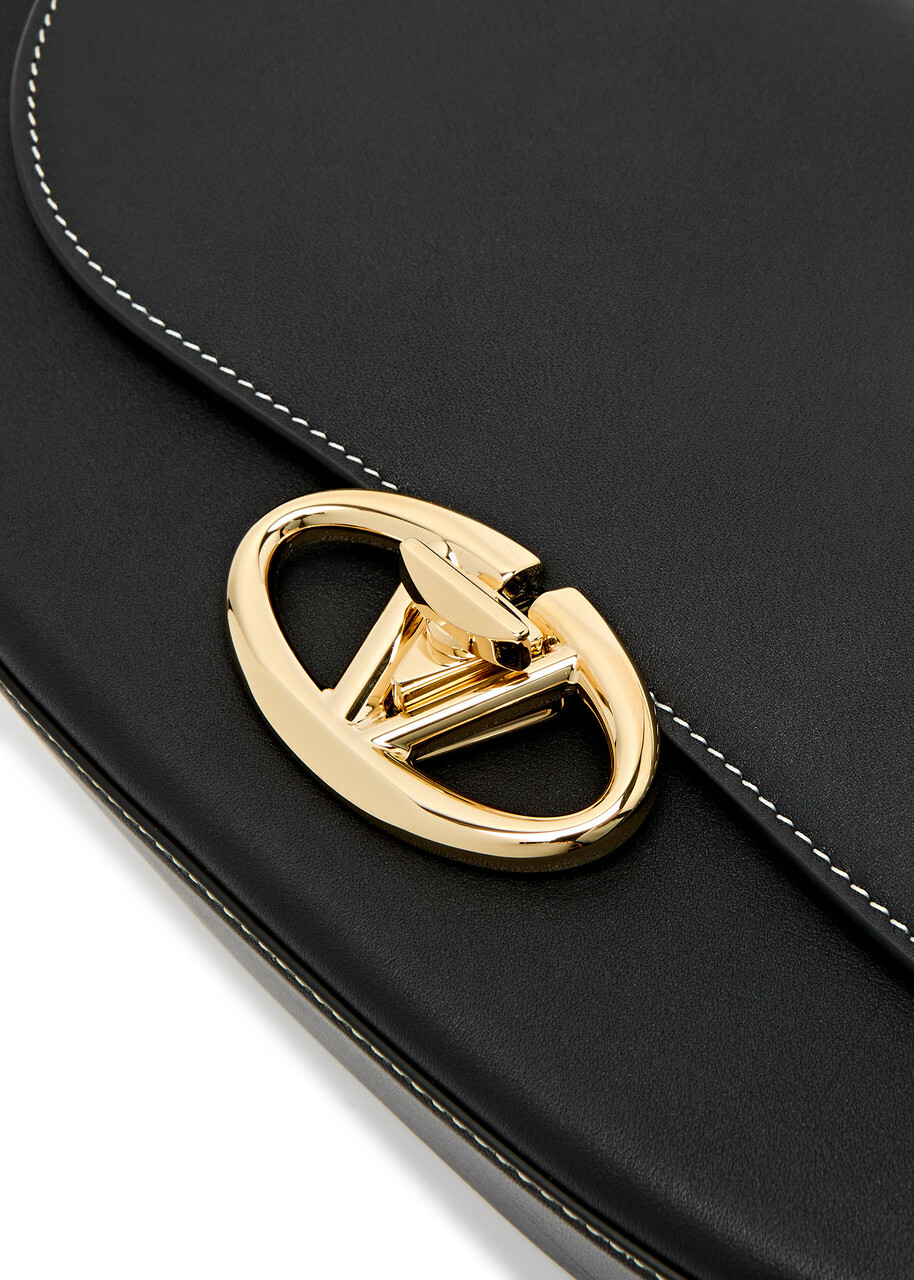ショルダーバッグ・ポシェット VALENTINO GARAVANI OHVAL MEDIUM NAPPA SHOULDER BAG Valentino Garavani Ohval Medium Shoulder Bag in Nappa