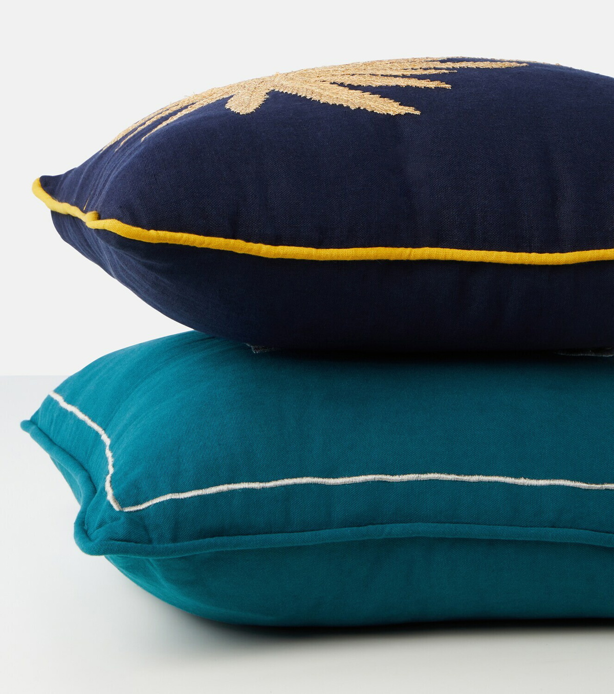 Les-Ottomans Tropical embroidered linen cushion