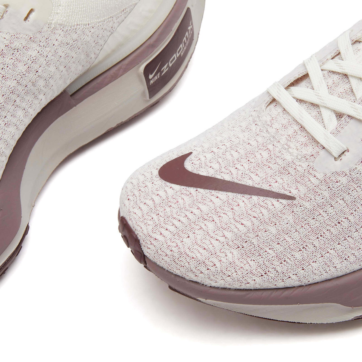 Nike Running Nike ZoomX Invincible 3 Sneaker in Phantom/Burgundy Crush/Taupe Grey