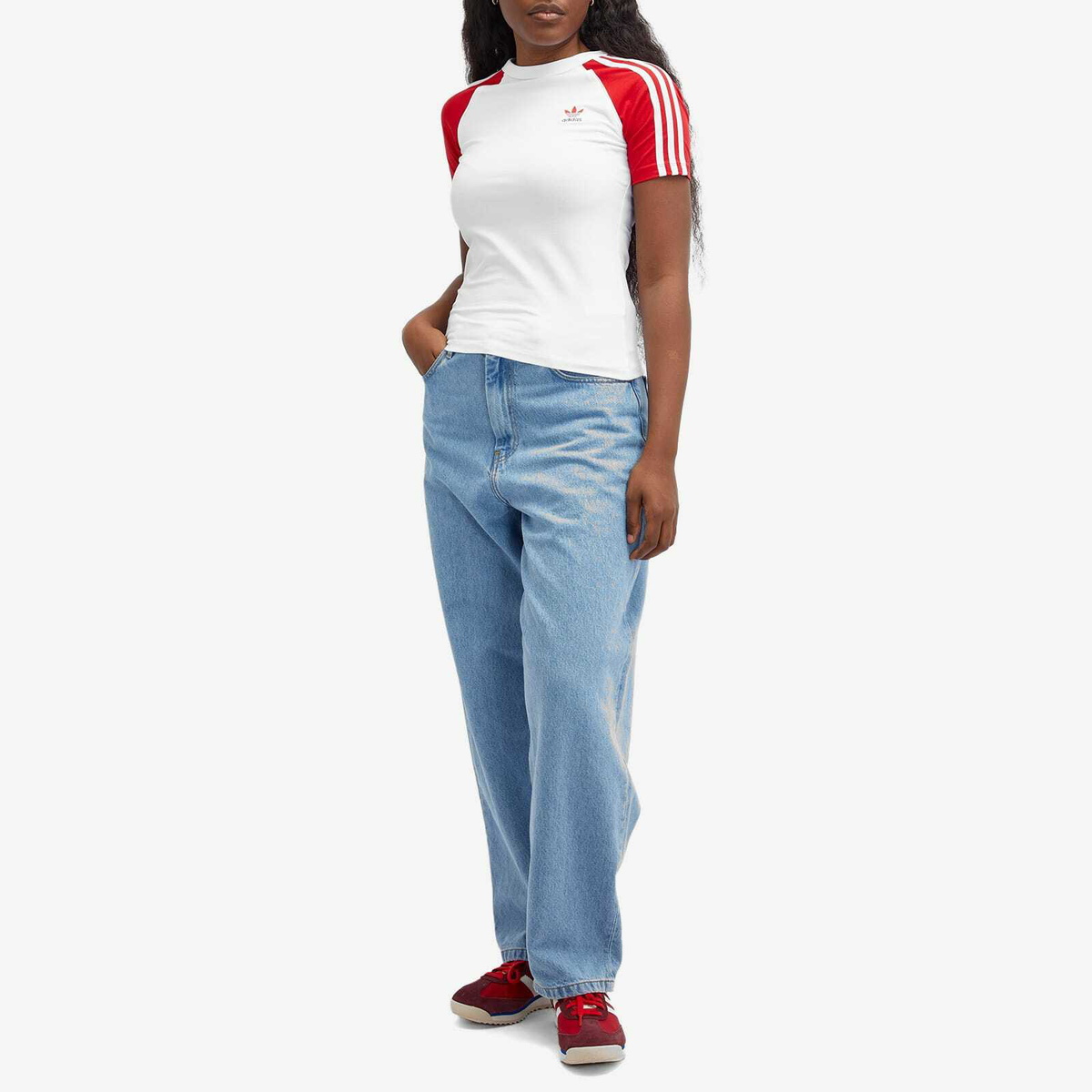 ☆韓国の人気☆【ADIDAS】☆3-STRIPE SLIM T-SHIRT(W)☆ Adidas Women's 3 Stripe Slim T-Shirt in White/Better Scarlet