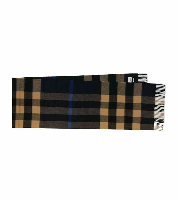 Photo: Burberry - Classic cashmere scarf