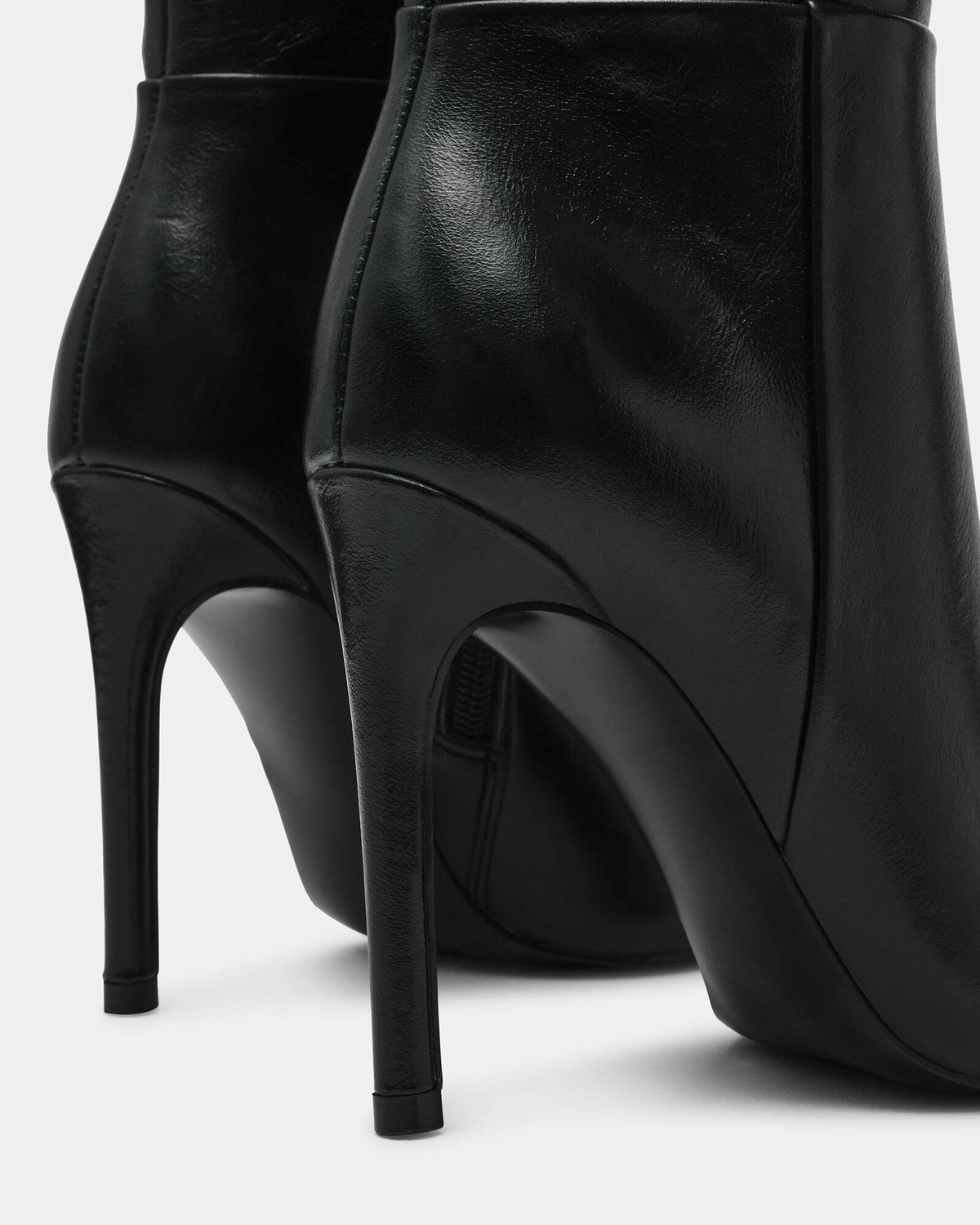 Steve Madden Nitro Boots in Black