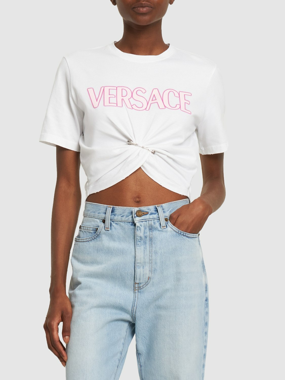 【VERSACE】Logo Cotton Crop T-shirt VERSACE Logo Print Cotton Jersey Crop T-shirt Versace