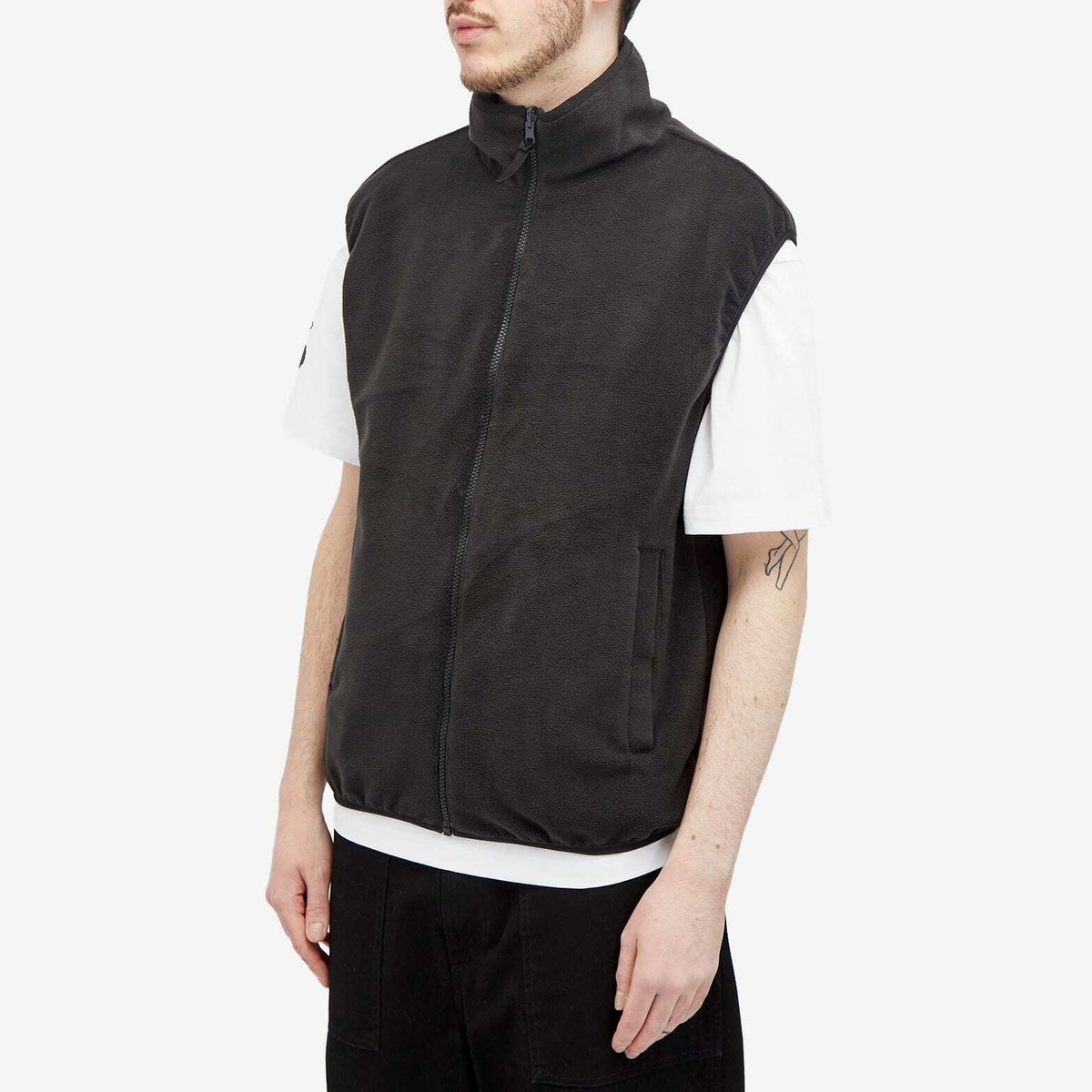 The Trilogy Tapes Men's Reversible Fleece Gilet in Olive