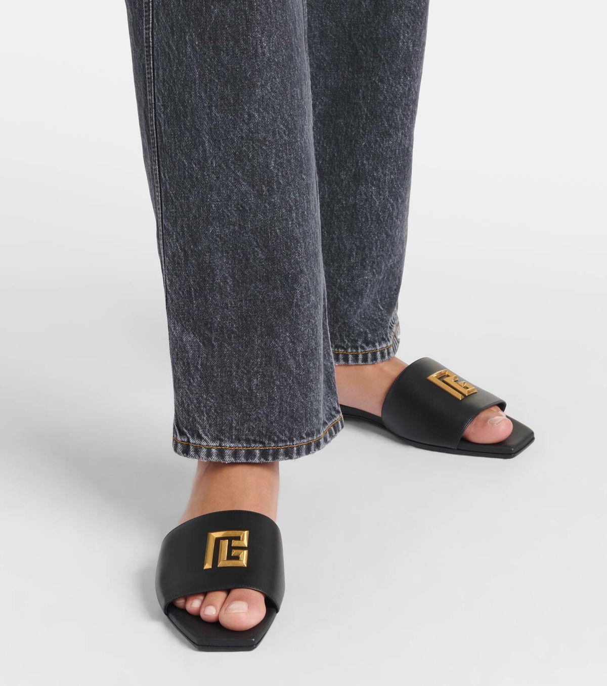 【関税＆送料込み】Balmain Dafne Slipper-Mule Balmain Dafne Slipper-mule | italist