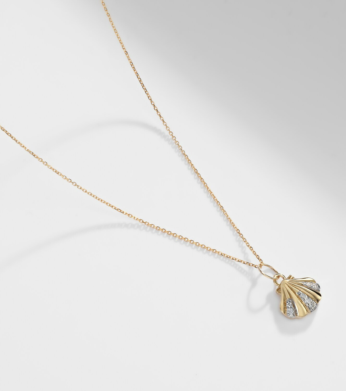 Mateo Petite Venus 14kt gold (585/1000) pendant necklace