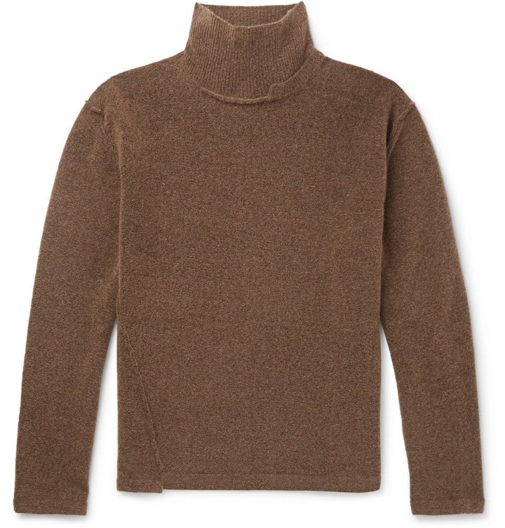 Photo: Isabel Benenato - Distressed Knitted Rollneck Sweater - Brown