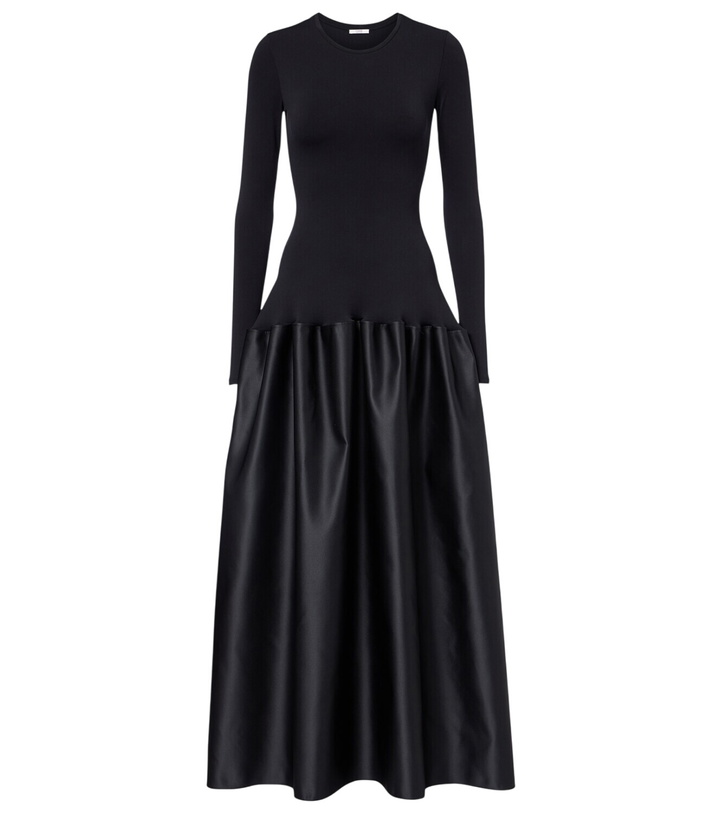 Photo: Fforme Catrin duchess satin gown